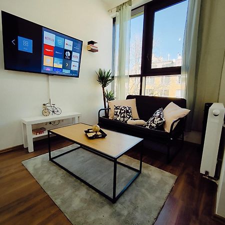 Pretty Apartment Next To Metro Station Wenen Buitenkant foto