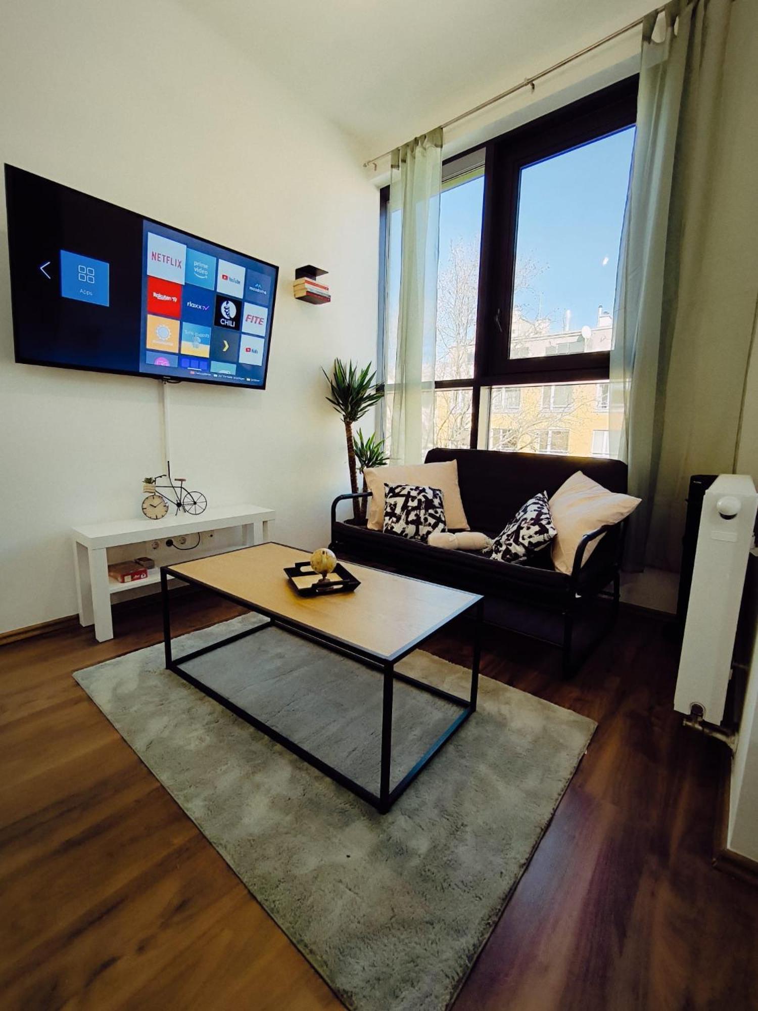 Pretty Apartment Next To Metro Station Wenen Buitenkant foto